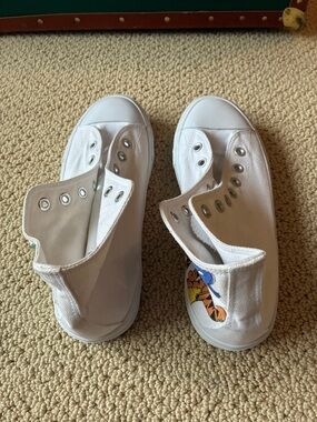 NOBO No Boundaries Kids White Canvas Hightop Shoes with Tigger & Winnie the Pooh